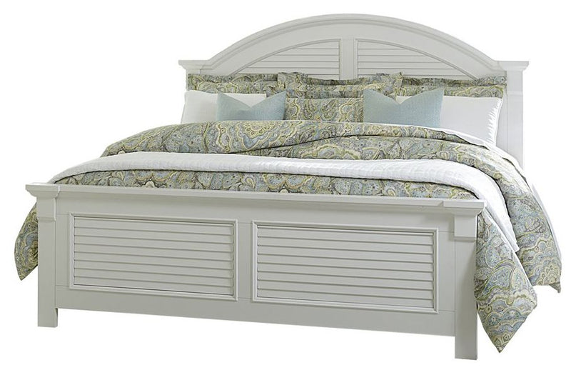 Liberty Furniture Summer House King Panel Bed in Oyster White image