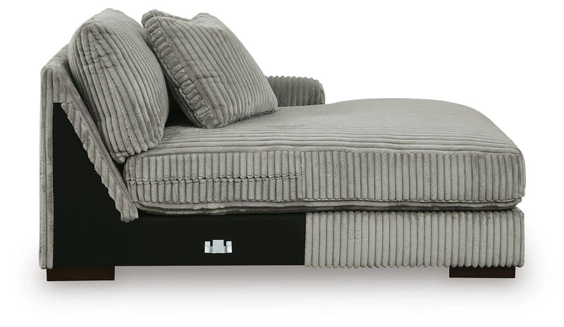 Lindyn Sectional with Chaise