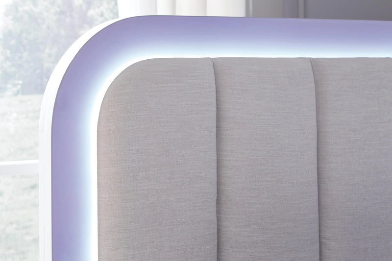 Jarlee Upholstered Bed